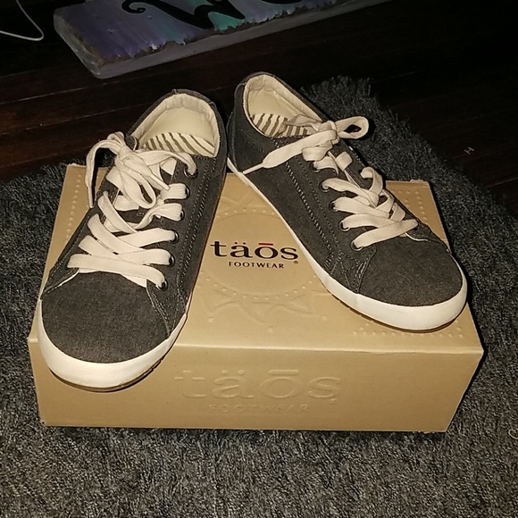 Taōs - Picture 1 of 3